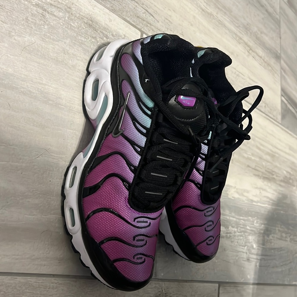Big Kids (youth) Nike Air Max Plus sneakers